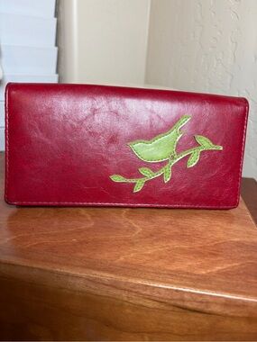 Lavishy Red Bird Nest Appliqué Bifold Wallet